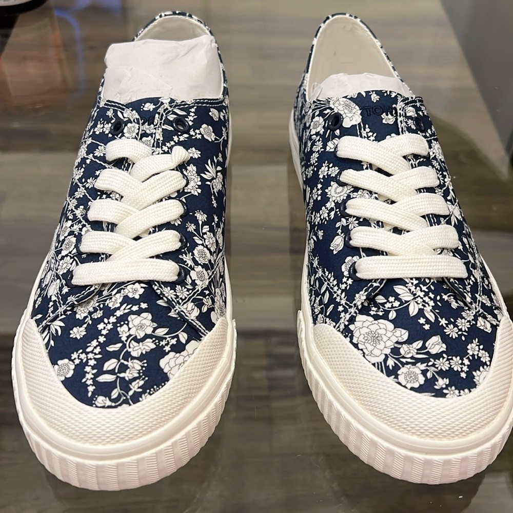 Tretorn via J. Crew Navy & White Floral Canvas Tennis Shoe  Size 8 NWOT
